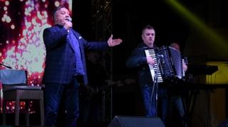 Spektakl u Brčkom, više od 15.000 ljudi pjeva sa Halidom Bešlićem