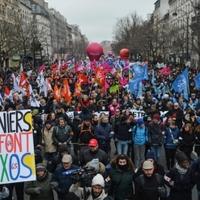 Demonstranti u Francuskoj: Blokirat ćemo državu 
