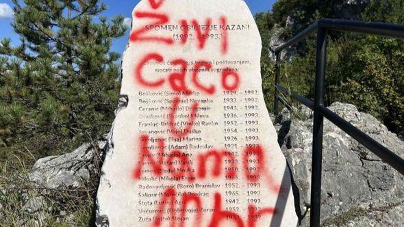 Oštećen spomenik na Kazanima - Avaz
