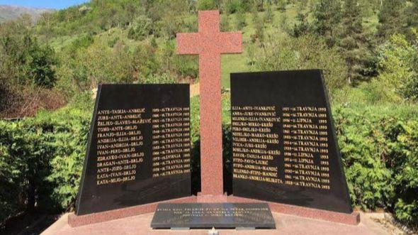 Spomen-obilježje ubijenima u Trusini - Avaz