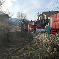 Požar u Sarajevu: Gori krov kuće, vatrogasci na terenu
