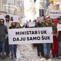 Novi protesti u Sarajevu zbog smanjenih subvencija za stanove: "Koju poruku mladima šalje Vlada"