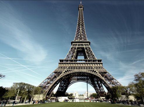 Ajfelova kula u Parizu - Avaz