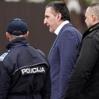 Video / Nedeljko Elek se bahatio ispred Suda BiH: Prijetio policajcu "krenut će kad mu ja kažem, a ne ti, jel ti jasno?"