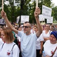 Video / Protestna šetnja u Jablanici: Hiljade građana skandiralo "Enisa, Enisa"