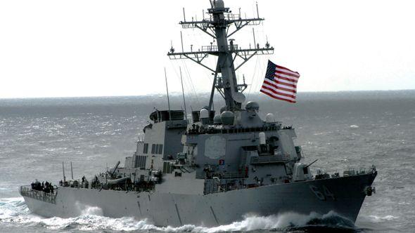 Američki ratni brod USS Carney - Avaz