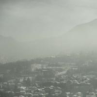 Kolumna ambasadora Brajana Agelera: Izgubljeni u smogu
