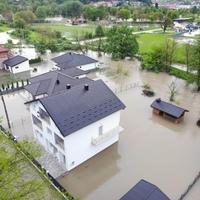 Potop u Bosanskoj Krupi: "Dijete se na parkingu igralo oko 19 sati, a već u 21 sat nivo vode na tom mjestu bio je metar i po"