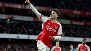 Arsenal nastavlja pohod na titulu: Aston Vila drži korak