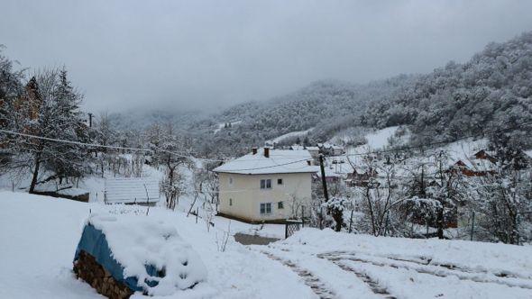 Snijeg u srebreničkim selima - Avaz