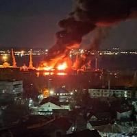 Video / Pojavili se snimci eksplozije u krimskoj luci: Ukrajina izvela žestok napad, uništen ruski brod?