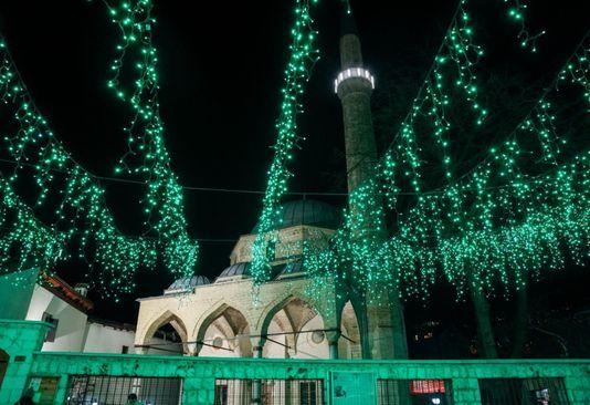 S ramazanom naši gradovi postaju tiši, spokojniji i mirisniji - Avaz