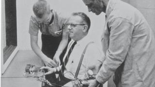 Milgramov eksperiment: Sklonost pokoravanja autoritetima