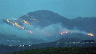 Povoljnija situacija na požarištu kod Dubrovnika, upućena dva kanadera