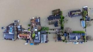Poplave pogodile Veliku Britaniju, proglašeno vanredno stanje