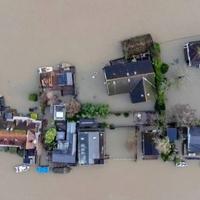 Poplave pogodile Veliku Britaniju, proglašeno vanredno stanje