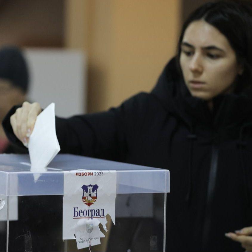 Vanredni izbori u Srbiji: Zatvorena biračka mjesta