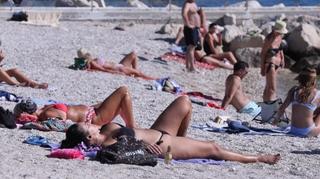 U Hrvatskoj se uvode visoke kazne za alkohol i toples na plažama