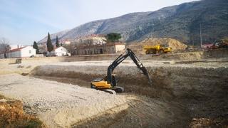 Cijeli projekt u Mostaru počeo traljavo: Umjesto bazena - rupa