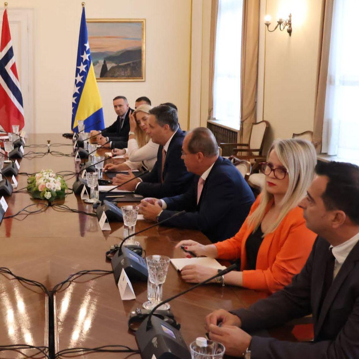 Članovi Predsjedništva BiH razgovarali sa ministrom odbrane Kraljevine Norveške