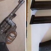 Crnogorska policija upala u stanove članovima bandi: Pištolji, specijalna vozila, Rolex