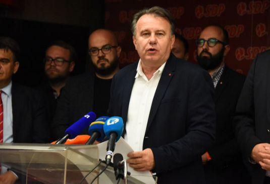 Nermin Nikšić i članovi SDP-a - Avaz