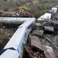Jutro nakon sudara vozova u Grčkoj: Dron traži nestale, dizalica uklanja olupine