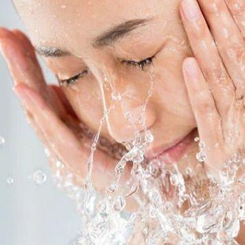 Zašto je umivanje kiselom vodom dobro za kožu