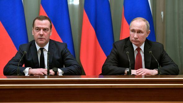 Dmitrij Medvedev i Vladimir Putin - Avaz