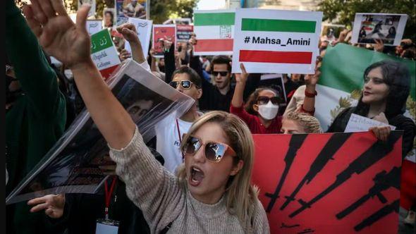 Smrt Mahse Amini zazvala je višemjesečne proteste širom zemlje - Avaz