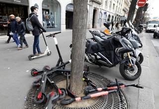 Stanovnici Pariza izglasali za zabranu iznajmljivanja električnih skutera