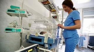 U Kantonalnoj bolnici "Dr. Irfan Ljubijankić" rođene četiri, na UKC Tuzla sedam beba