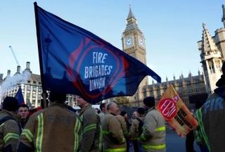 Više od 100.000 državnih službenika u Velikoj Britaniji će u štrajk 