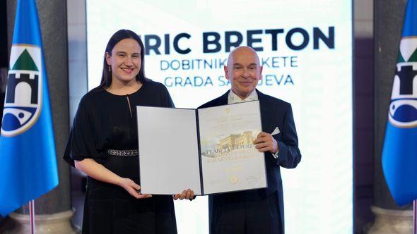 Eric Breton: Dobitnik priznanja „Plaketa Grada Sarajeva“  - Avaz