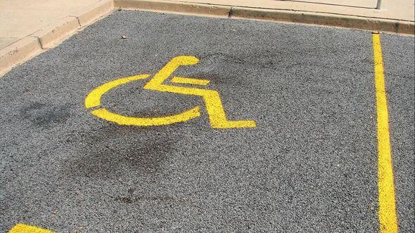 Parking mjesto za invalide - Avaz