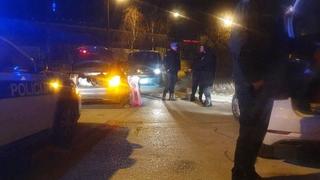"Avaz" na licu mjesta: Specijalci pretresaju Mercedes u ulici Halida Kajtaza, iz policije muk