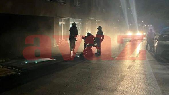 Vatrogasci i policija na terenu  - Avaz