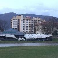 Olujni vjetar uništio krov jednog ugostiteljskog objekta na Ilidži