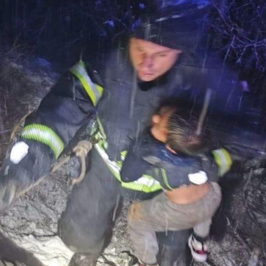 Saobraćajna nesreća kod Novog Pazara: Automobil sletio u kanjon rijeke Ibar, u njemu se nalazila tročlana porodica