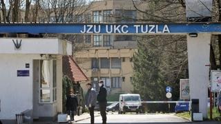 Slučaj žene koja je otpuštena sa UKC Tuzla, a dva sata kasnije preminula dobio novo poglavlje: Vještaci potvrdili navode porodice