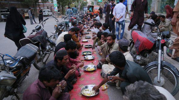 Ramazan u Pakistanu - Avaz
