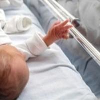 U Općoj bolnici "Prim. dr. Abdulah Nakaš" rođeno pet, na UKC Tuzla 12 beba
