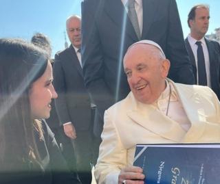 Karić se sastala s papom Franjom u Vatikanu: Srdačan susret pun emocija 