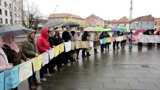 Majke i žene Srebrenice se okupile u Tuzli: Ogorčene zbog rođendanske čestitke zločincu Mladiću