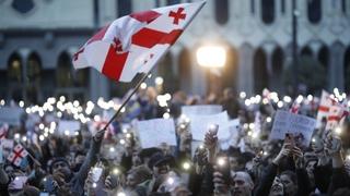 Vladajuća gruzijska stranka u jeku protesta povlači nacrt zakona o "stranim agentima"