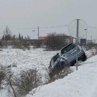 Još jedno vozilo sletjelo s ceste zbog snijega, budite oprezni