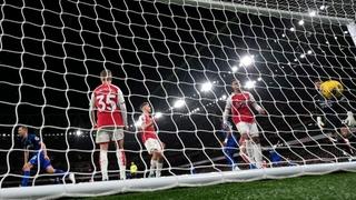 Arsenal kiksao i ispustio vrh tabele: Souček prestigao Lamparda