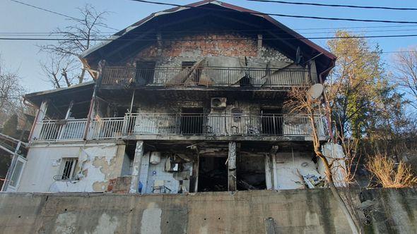 Kuća totalno uništena - Avaz