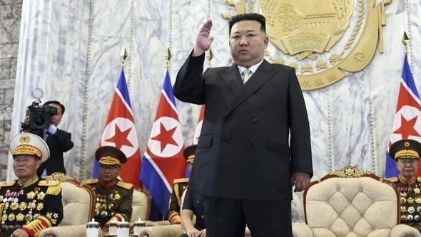 Kim Jong-Un je posmatrao paradu  - Avaz
