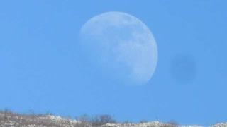 Evo zašto možete vidjeti Mjesec po danu: Stručnjaci objasnili ovu neobičnu pojavu